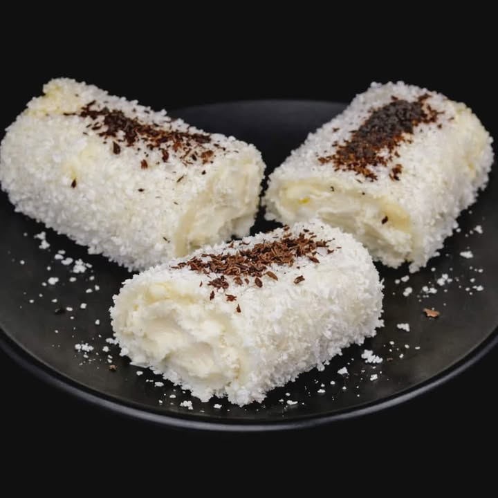 "Mliječne rolice punjene kremom na tanjiru